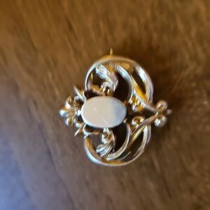 Gold plated antique pin/pendant